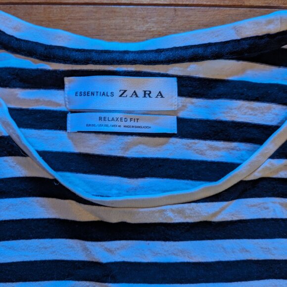 Stripped black and white t-shirt - Picture 2 of 2